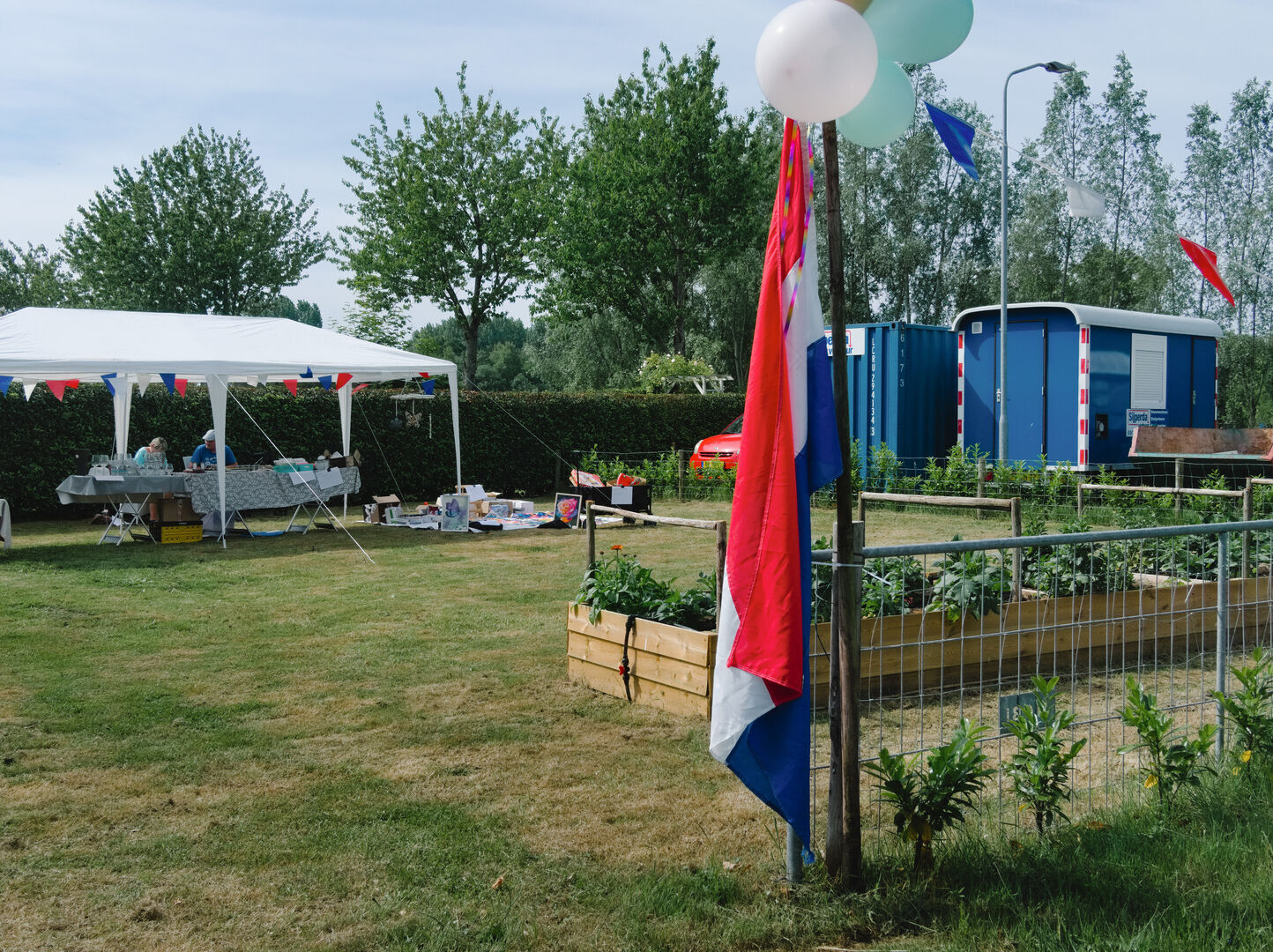 Garage sale Veelerveen 2
