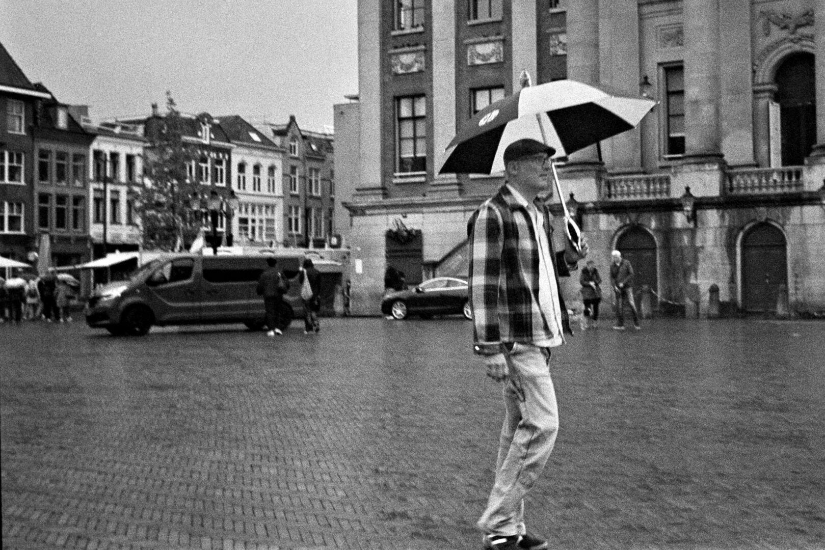 Groningen Man with umbrella