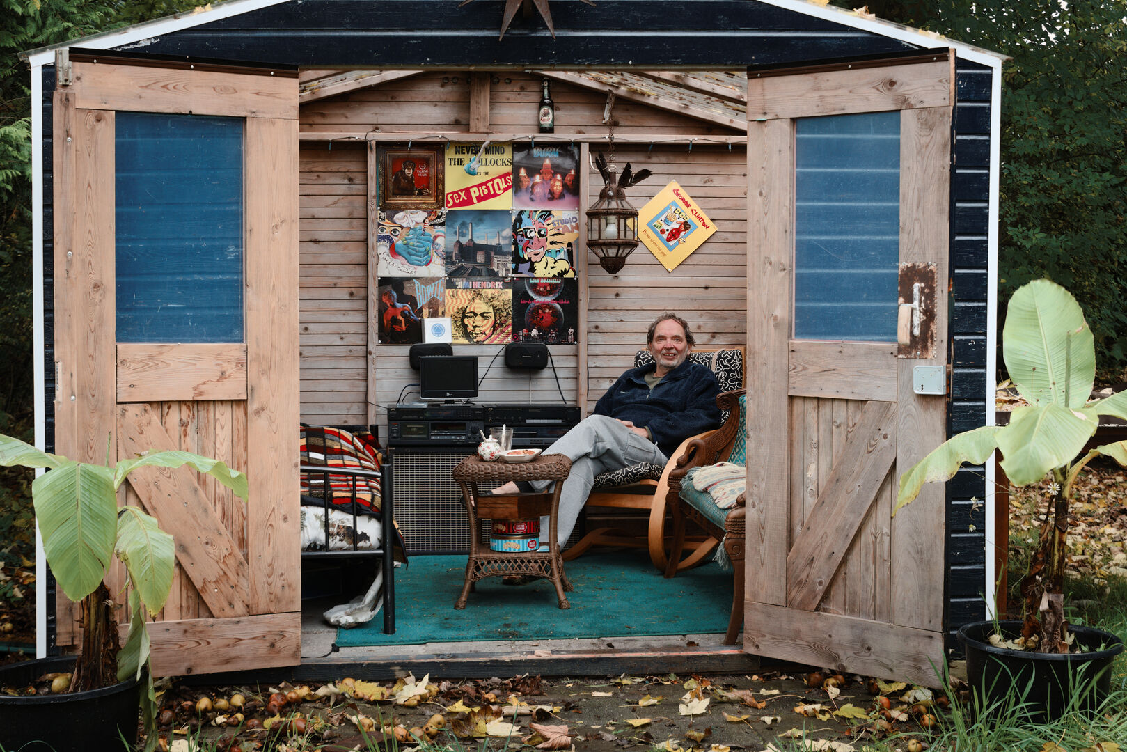 Roelof Medema in schuur