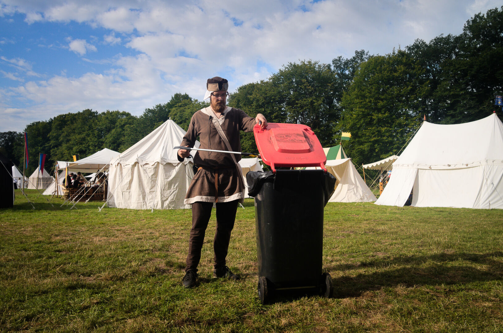 2024-09-08 5 middeleeuws ter apel voor de openening afval bestaat niet