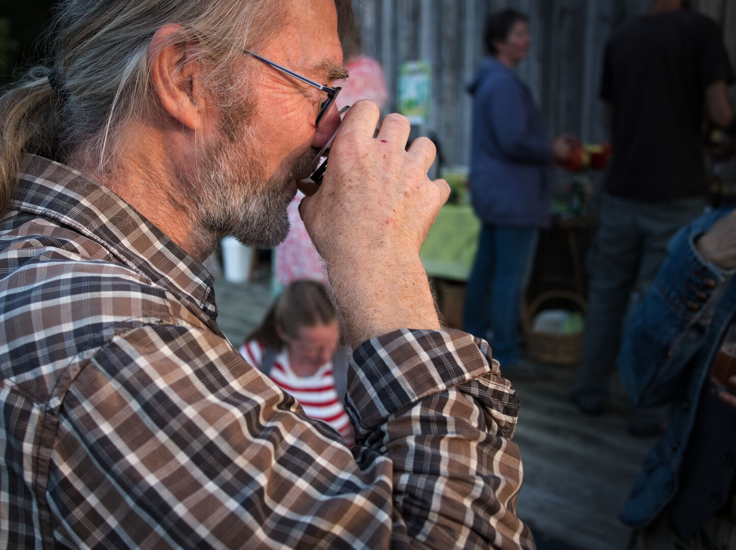 2024-09-21 oogstfeest voedselbos Ter Wupping drinken