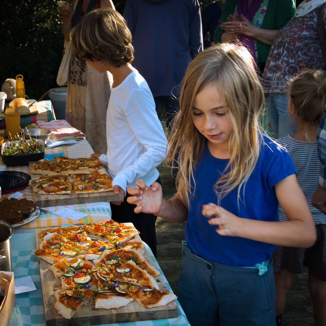2024-09-21 oogstfeest voedselbos Ter Wupping pizza