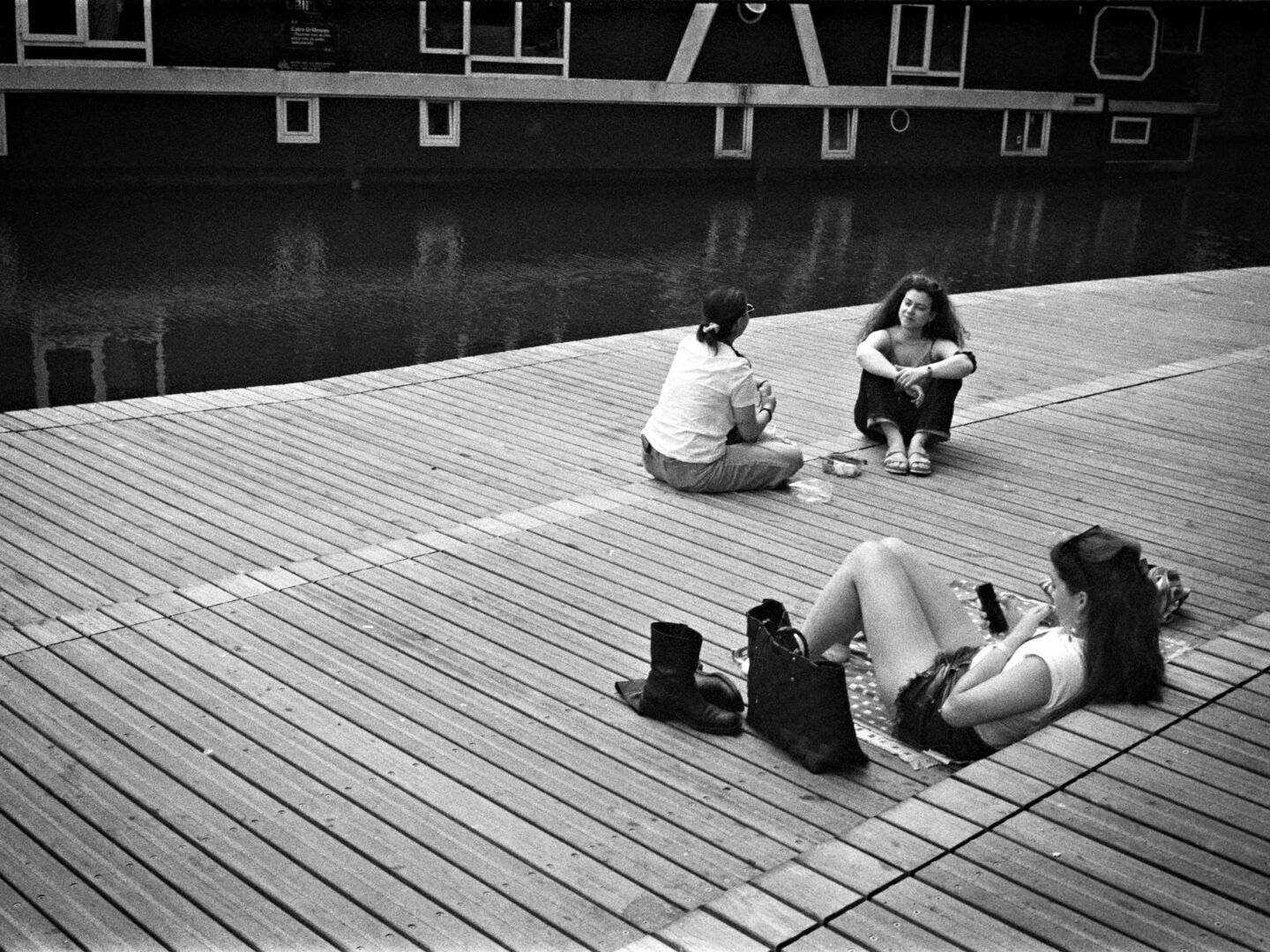 Groningen Relaxing at the canal